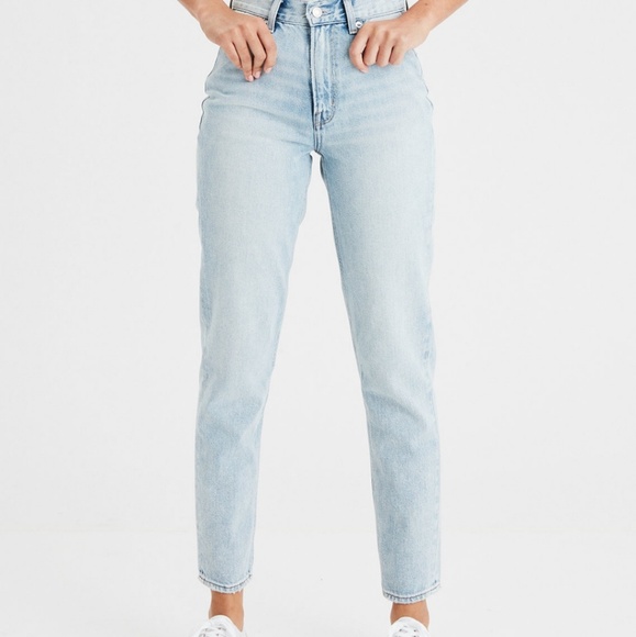 **SOLD** AE mom jeans - Picture 1 of 4